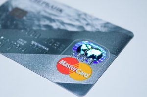 klasická půjčka nebo kreditní karta