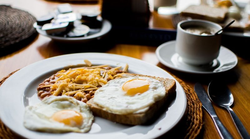 Snížily se ceny v restauracích, ale také útraty Čechů