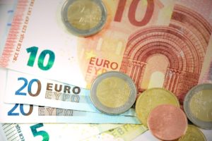 Co dělat se svými financemi v době krize? Investovat nebo uspořit?