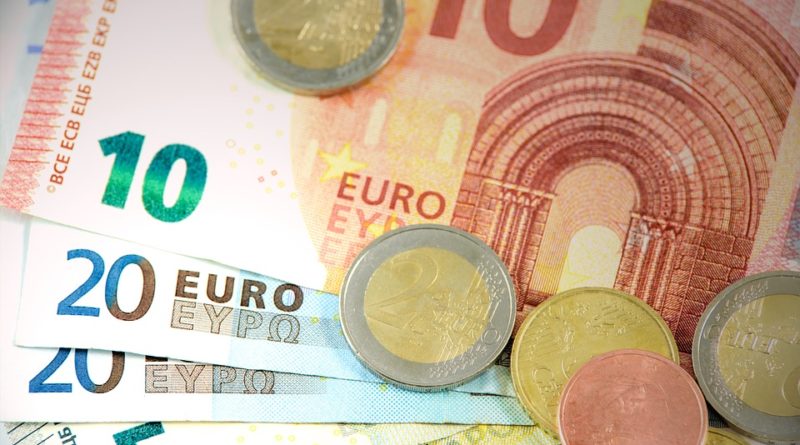Co dělat se svými financemi v době krize? Investovat nebo uspořit?