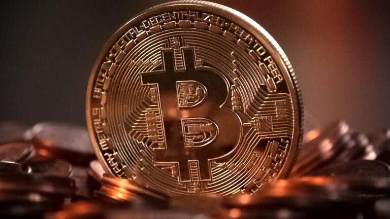 Bitcoin ETF versus vlastní BTC: expozice, úschova a náklady