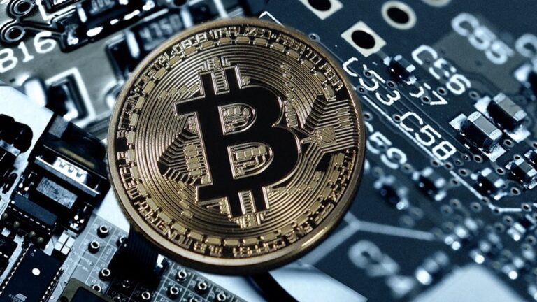 Poplatek bitcoinové transakce: sat/vB, velikost a potvrzení