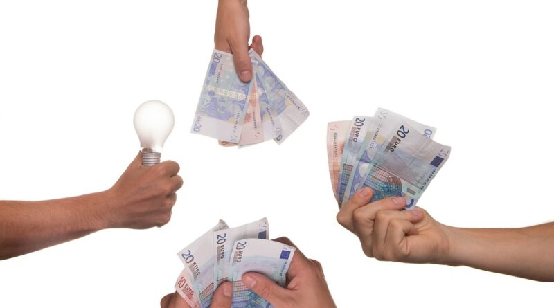 Investown versus Fingood: srovnání rizik a dostupnosti peněz