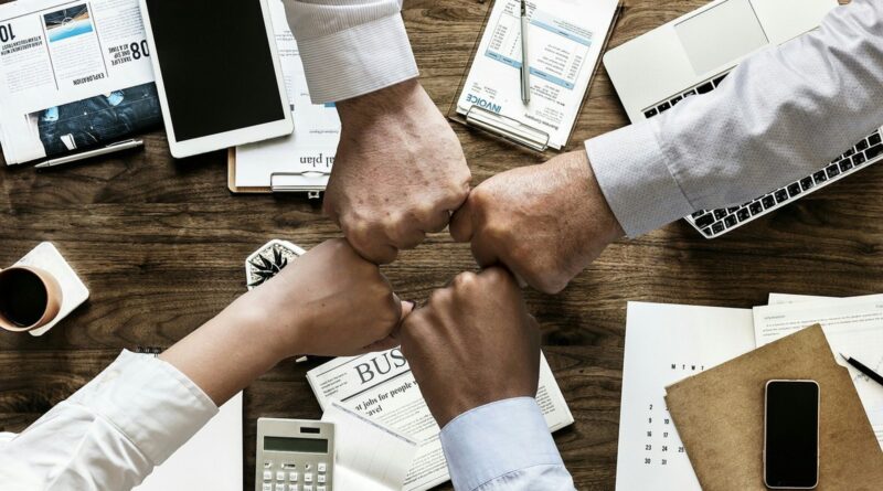 XTB: poplatky za akcie a ETF na třech modelových investicích